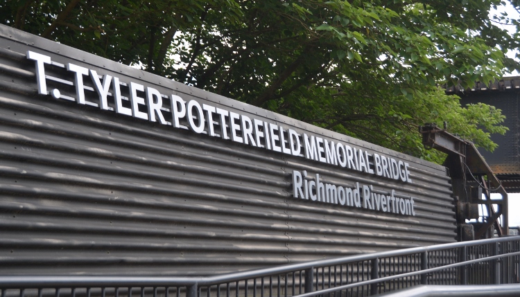 potterfield bridge signage